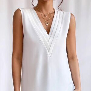 New multi-level V-neck solid color tank top